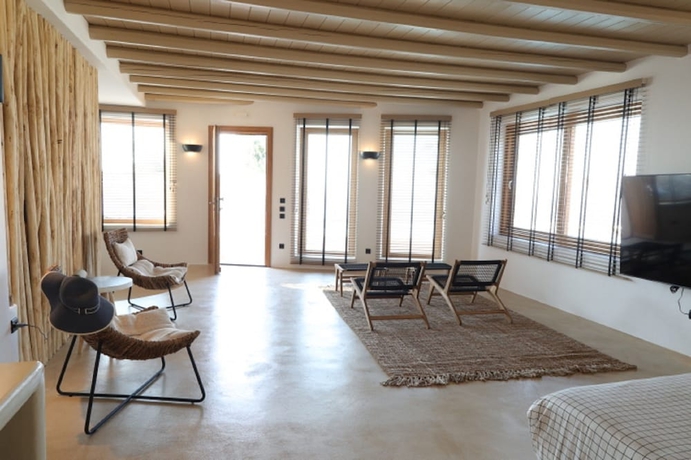 Imagen de la habitación del Hotel Mythic Paros. Foto 15