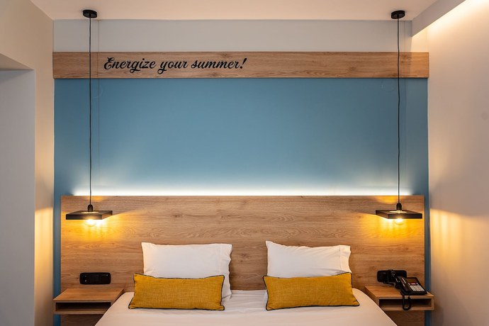 Imagen de la habitación del Hotel Mythic Summer, Paralia. Foto 2
