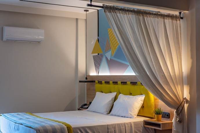 Imagen de la habitación del Hotel Mythic Summer, Paralia. Foto 8