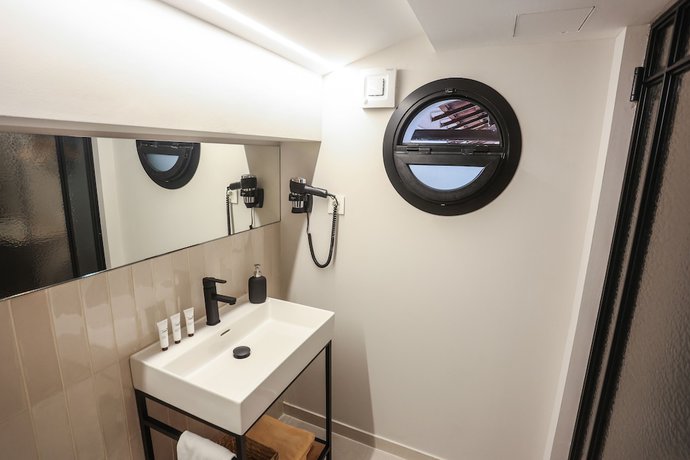 Imagen de la habitación del Hotel Mythic Valencia. Foto 15