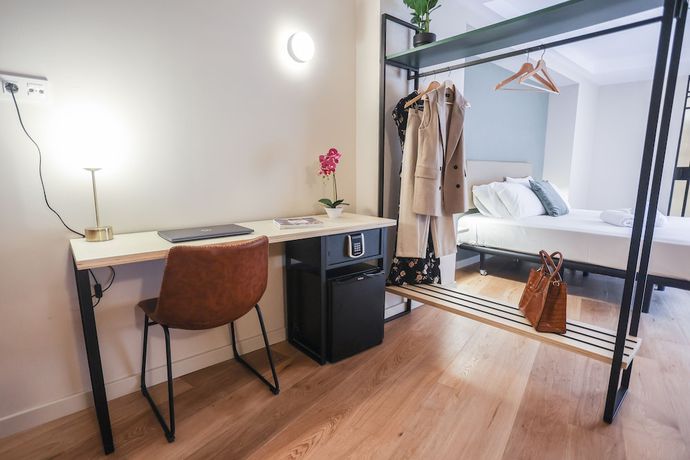 Imagen de la habitación del Hotel Mythic Valencia. Foto 18