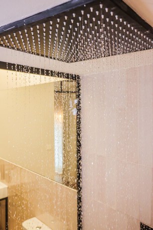 Imagen de la habitación del Hotel Mythic Valencia. Foto 19