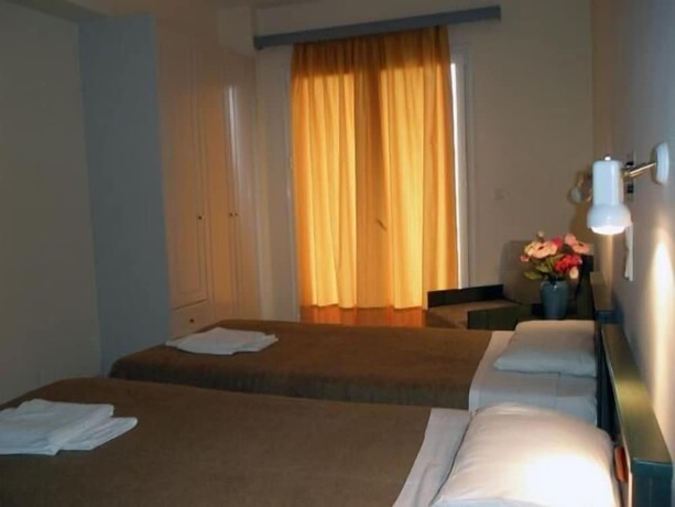 Imagen de la habitación del Hotel Mythos Beach. Foto 3