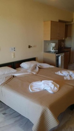 Imagen de la habitación del Hotel Mythos Beach. Foto 6
