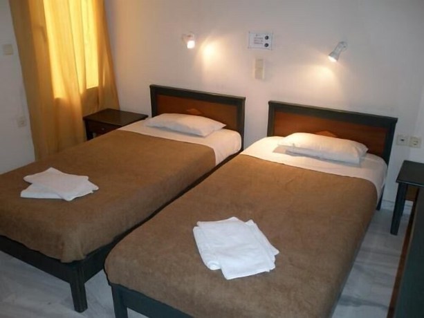 Imagen de la habitación del Hotel Mythos Beach. Foto 7