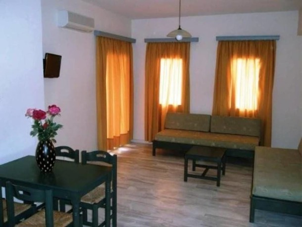 Imagen de la habitación del Hotel Mythos Beach. Foto 13