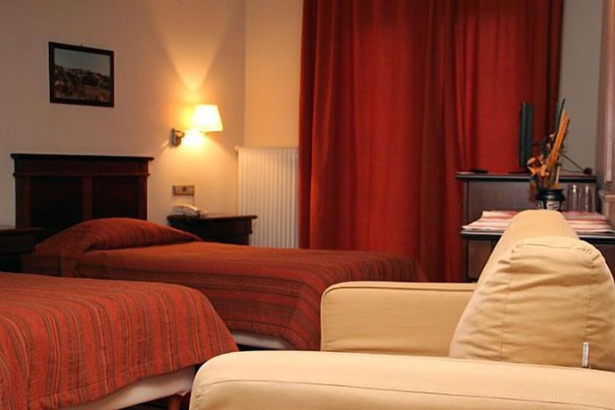 Imagen de la habitación del Hotel Mythos, Katerini. Foto 20