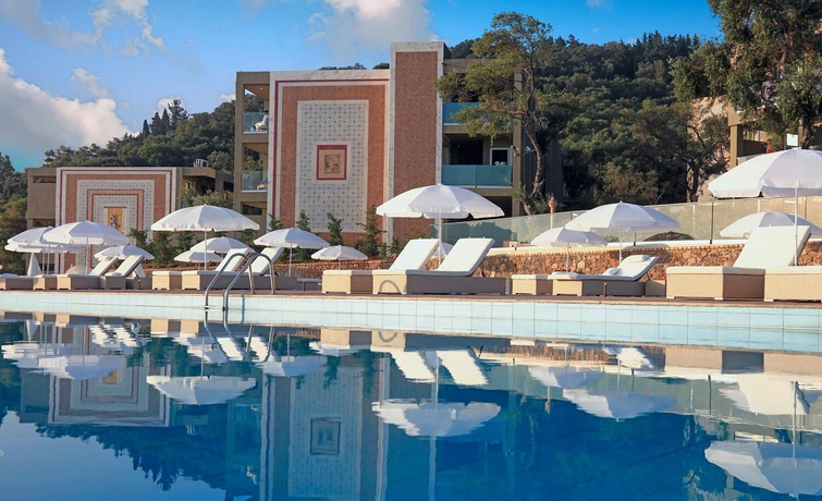 Imagen de la piscina del Hotel Mythos Palace. Foto 12