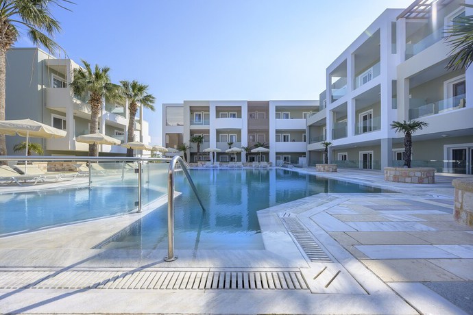 Imagen de la piscina del Hotel Mythos Suites. Foto 19
