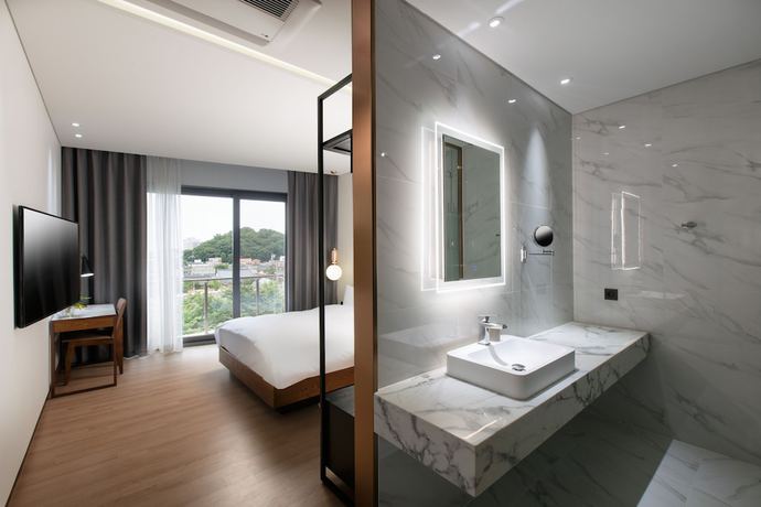 Imagen de la habitación del Hotel N Bridge. Foto 5