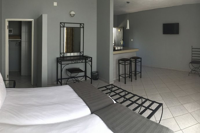 Imagen de la habitación del Hotel N1 Samora Machel Harare. Foto 5