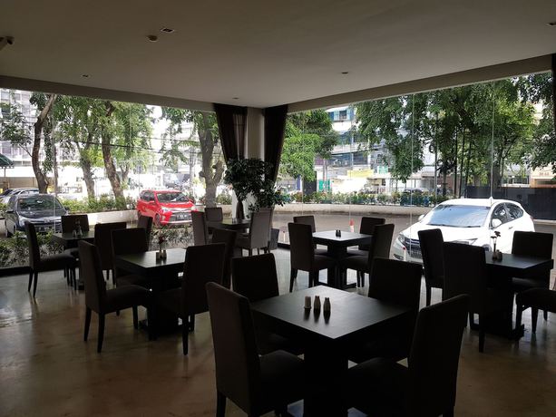 Imagen del bar/restaurante del Hotel N3 Zainul Arifin. Foto 2