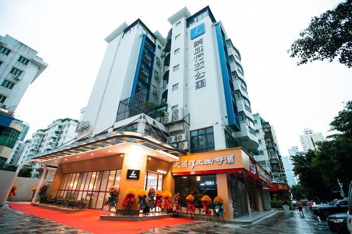 Imagen general del Hotel NAIVE L Executive Apartments Coast City. Foto 1