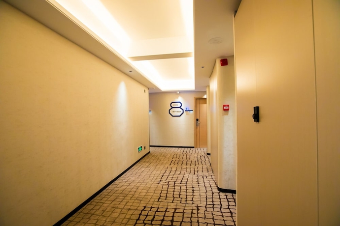 Imagen de los interiores del Hotel NAIVE L Executive Apartments Coast City. Foto 18