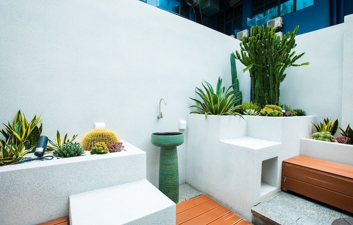 Imagen general del Hotel NAIVE L Executive Apartments Coast City. Foto 4