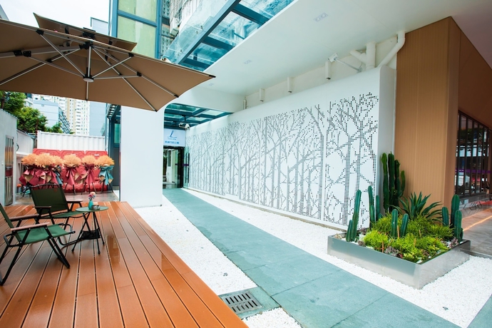 Imagen general del Hotel NAIVE L Executive Apartments Coast City. Foto 5
