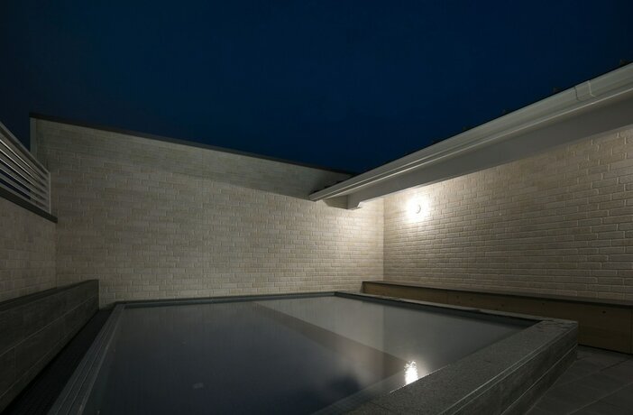 Imagen de la piscina del Hotel NANJA MONJA. Foto 37