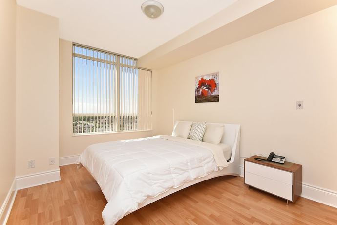 Imagen de la habitación del Hotel NAPA Furnished Suites Square One. Foto 9
