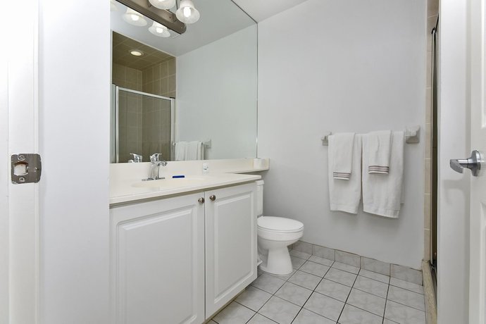 Imagen de la habitación del Hotel NAPA Furnished Suites Square One. Foto 14