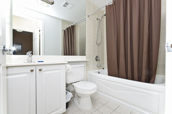 Imagen de la habitación del Hotel NAPA Furnished Suites Square One. Foto 15