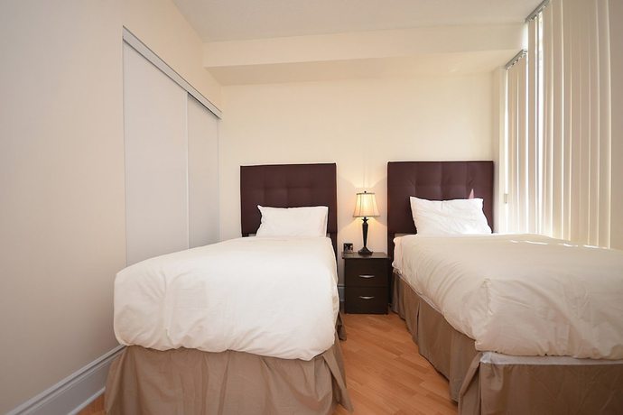 Imagen de la habitación del Hotel NAPA Furnished Suites Square One. Foto 17