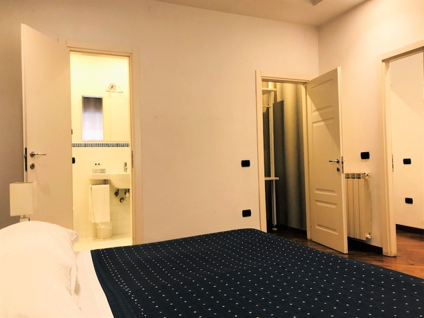 Imagen de la habitación del Hotel NAPOLIDAY BED & BREAKFAST RESIDENCE. Foto 8