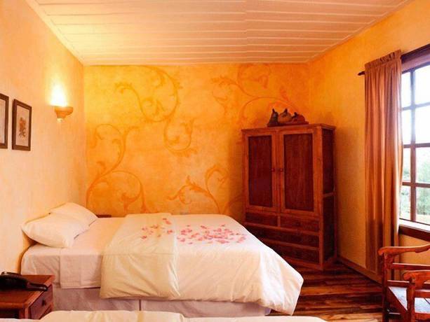 Imagen de la habitación del Hotel NASS Casa del Aguila. Foto 9