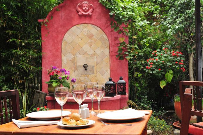 Imagen del bar/restaurante del Hotel NASS Casa del Aguila. Foto 3