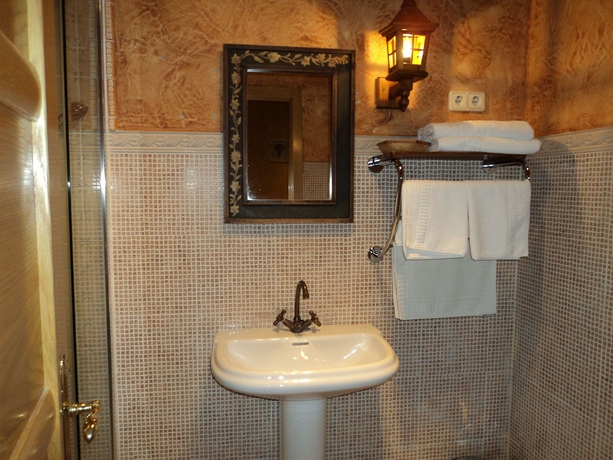 Imagen de la habitación del Hotel NATURA. Foto 2