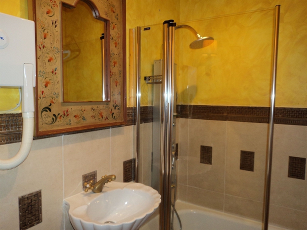 Imagen de la habitación del Hotel NATURA. Foto 3