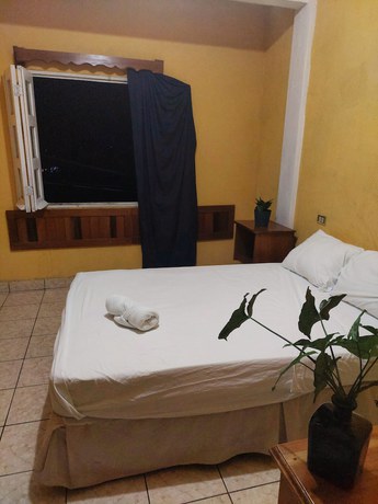 Imagen de la habitación del Hotel NATZ HOTEL. Foto 5