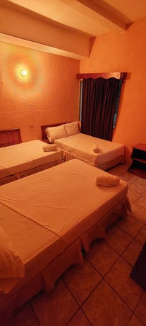 Imagen de la habitación del Hotel NATZ HOTEL. Foto 10