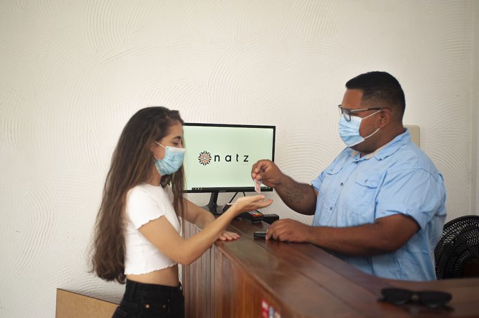 Imagen de los interiores del Hotel NATZ HOTEL. Foto 20