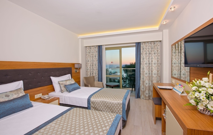 Imagen de la habitación del Hotel İNCEKUM WEST OTEL, İncekum. Foto 3