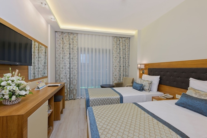 Imagen de la habitación del Hotel İNCEKUM WEST OTEL, İncekum. Foto 6