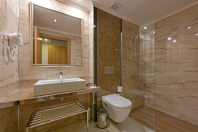 Imagen de la habitación del Hotel İNCEKUM WEST OTEL, İncekum. Foto 15
