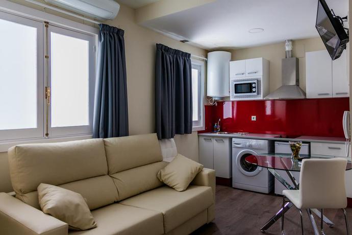 Imagen de la habitación del Hotel NCH Valentina Deluxe. Foto 3