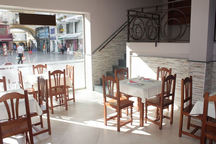 Imagen del bar/restaurante del Hotel N.Ch Torremolinos. Foto 2