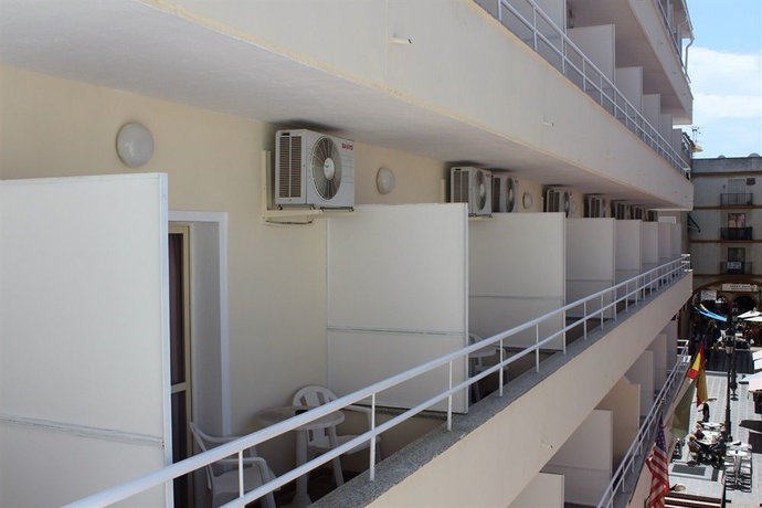 Imagen de los exteriores del Hotel N.Ch Torremolinos. Foto 12