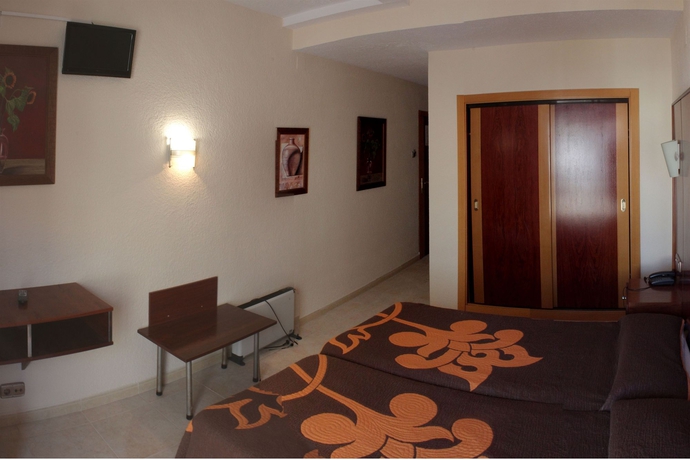 Imagen de la habitación del Hotel N.Ch Torremolinos. Foto 11
