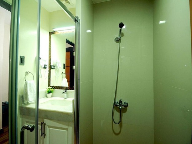 Imagen de la habitación del Hotel NDN Grand Hotel. Foto 3