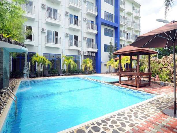 Imagen de la piscina del Hotel NDN Grand Hotel. Foto 20