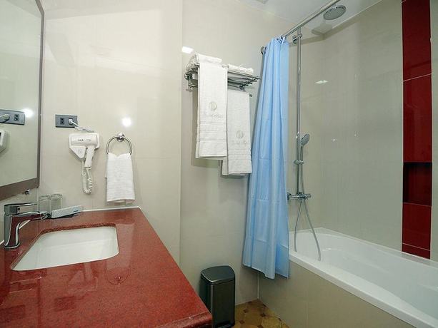 Imagen de la habitación del Hotel NDN Grand Hotel. Foto 12