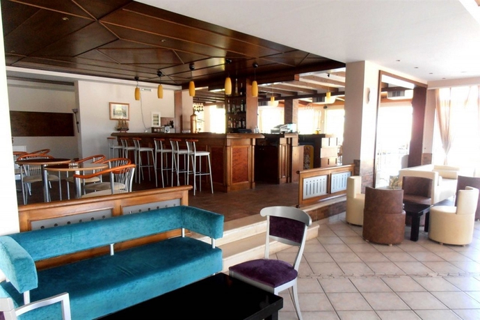 Imagen general del Hotel NEFELI, Lambi. Foto 3