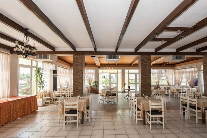 Imagen general del Hotel NEFELI, Lambi. Foto 14