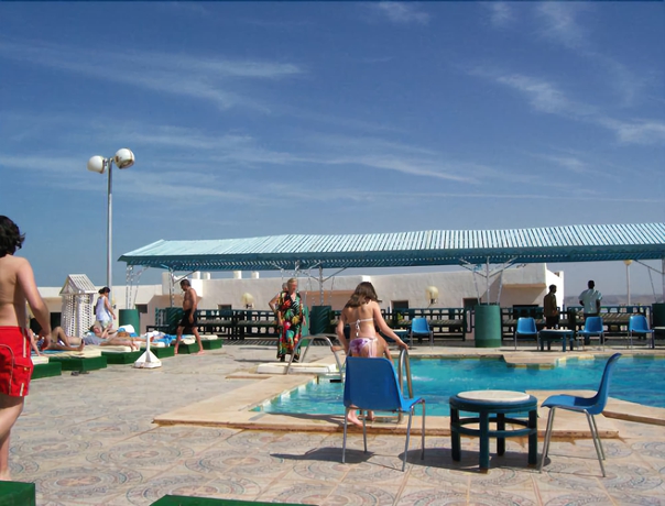 Imagen de la piscina del Hotel NEFERTARI ABU SIMBEL. Foto 16