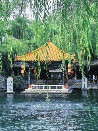 Imagen de los exteriores del Hotel NEOLAB Ji \'nan Daming Lake Baotu Spring. Foto 15