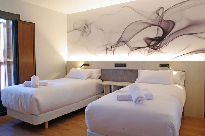 Imagen de la habitación del Hotel NERU con encanto. Foto 12