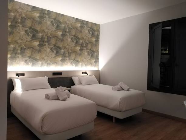 Imagen de la habitación del Hotel NERU con encanto. Foto 14