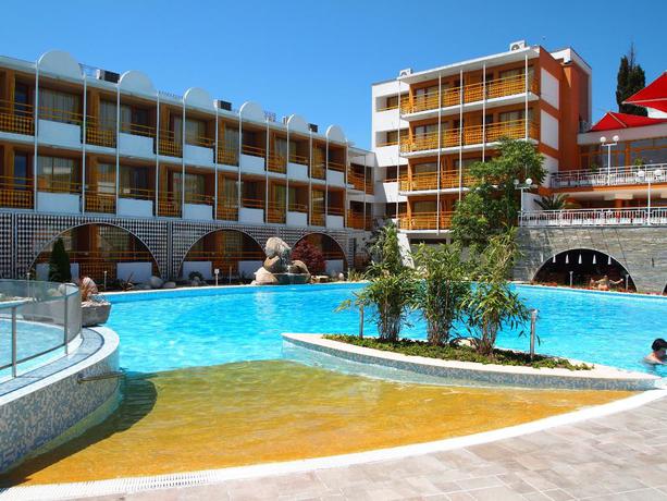 Imagen de la piscina del Hotel NESSEBAR BEACH. Foto 13